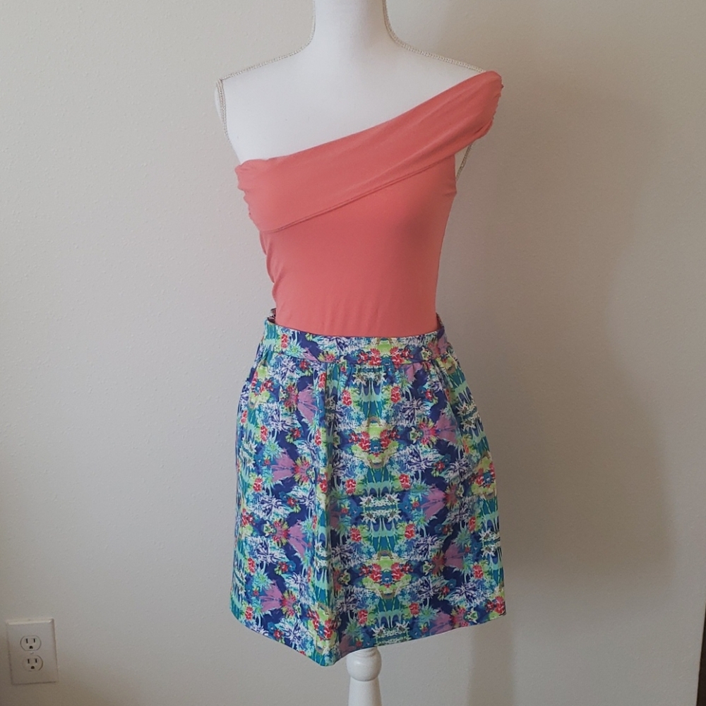 One shoulder top